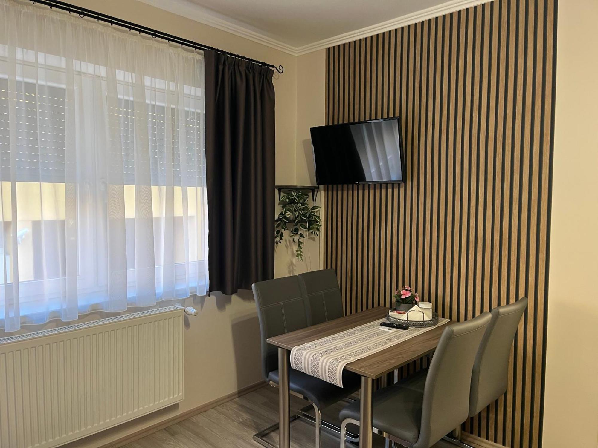 Oreo Apartman Эгер Экстерьер фото